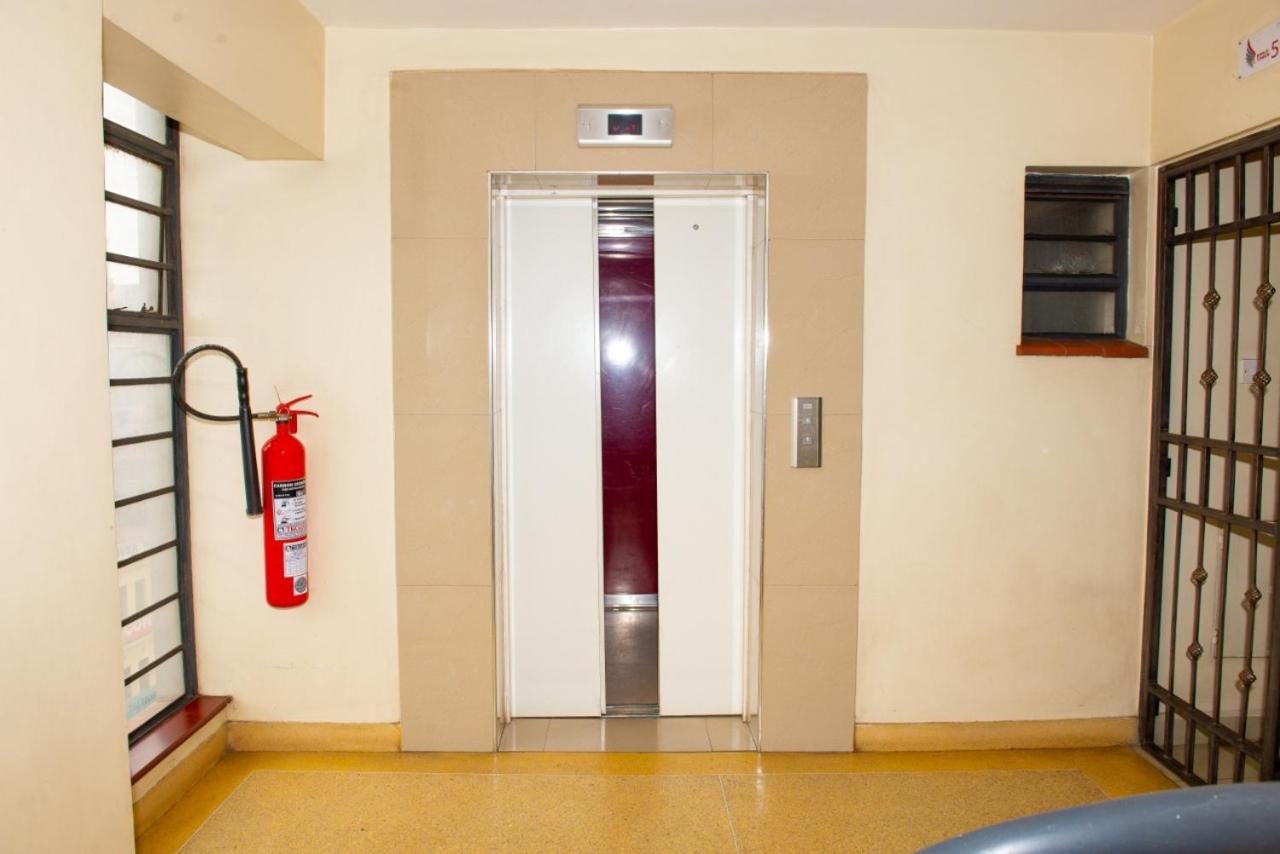 Mercy-Phillips Apartments Located At Eagle Tower Building Nairobi City Centre Ngoại thất bức ảnh
